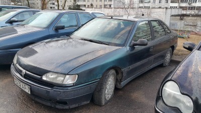 2017.03.18 Renault синий, ул.Шафарнянская 1.jpg