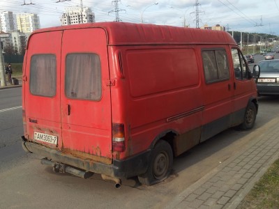 Ford Transit на ул. Гинтовта.jpg